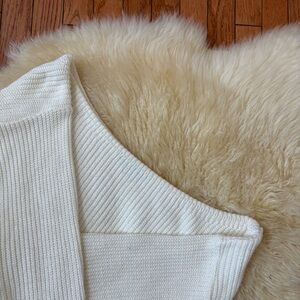 White Crop Knitted Sweater